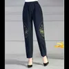 Calças femininas capris jeans idoso primavera outono bordado bordado elástico cintura alta mãe denim solta tamanho grande vovó calças w2005