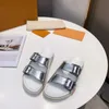 Zapatillas de plataforma de piel de becerro de moda, sandalias de lujo italianas de diseñador, mulas clásicas para exteriores, mocasines de goma Fip 231115