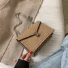 Sacs de créateur de marque en cuir Sacs simples pour femmes 2021 Chaîne Rivet Luxury Crossbody Bag Feme Feme Small Handbags1083918
