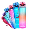 Botella de agua Quifit a prueba de fugas Tritran sin BPA con marcador de tiempo motivacional Flip-Flop para garantizar beber suficiente diariamente