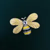 Pins, broscher Muylinda insektsserie Brosch sötvattenspärla Rhinestone Little Bee Crystal Pin Smycken Gåvor för Tjej