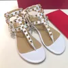 Zapatos Mujer Color заклепки шипа Gladiator Flat Women Sandals Stones Sandal Sandal Designer Women039S Slides Sleids S7910456