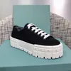 2021 Designer Wheel Cassetta Platform Kvinnor Flat Sneakers Svart Vit Kanfas Lace-up Skor Utomhusskor Med Box 261