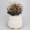 Ny Whole Winter Fashion Warm Julkvinnor Stickade hattar med stor tvättbjörn päls pom boll