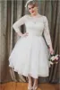 Plus size vestidos de noiva curtos estilo vintage uma linha colher decote 3/4 manga longa lace comprimento de chá vestidos de noiva de venda quente