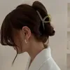 ヘアクリップバレット2021韓国エレガントメタルゴールドフレンチクロースクラッチシームレスシンプルムーンアーク女性ヘッドドドリのための不規則な幾何学的把握