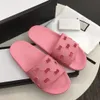 Vrouwen Mannen Hol Slippers Mode Sandalen Strand Schoenen Platte Antislip Klassieke Gat Slipper beschikbaar in 7 kleuren Zwart Geel Rood Roze Wit Blauw Fuschia 35-43