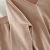 Облицовые женщины асимметричные V-образные вырезывает футболку длинные брюки прибытия двух частей набор темперамент мода весна лето 11d821 210709