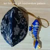 Cute Cloisonne Emalia Lucky Koi Ryby Wisiorek Key Chains Breloki Vivid Huśtawka Fantazyjne Karma Urok Biżuteria Małe prezent przedmioty z pudełkiem