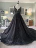 2021 Czarne Gotyckie suknie ślubne Suknie z paskami V Neck Lace-up Back Cekinę Koronki Tulle Non White Vintage Bride Dress