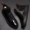 Designer primavera outono alta superior masculino festa de casamento sapatos casuais moda britânica preto branco clássico dedo do pé redondo usar tênis resistente x87