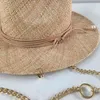 2021 Прибытие Летняя рафия Sunhat Женщины с цепью и булавка солома Панама Шляпа Федора