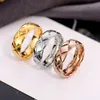 2024SS High Polished Diamond Check Classic Design Women Lover Rings 3 Färger Rostfritt stål Parringar Fashion Design Kvinnor Jycken Partihandel