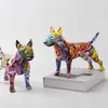 Art coloré créatif Bull Terrier petit anglais résine chien artisanat décoration de la maison couleur moderne simple bureau bureau artisanat 210804