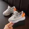 Baby pojkar flickor barn Athletic Outdoor Running led skor för 35V20 Andas Basket Sneakers barn Sport Casual självlysande Sneaker