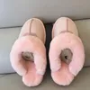 Классический дизайн теплые тапочки козные кожи овчины мужчины снежные сапоги Мартин сапоги короткие женские тапочки сохраняют теплые туфли