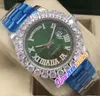 44mm Day Date A2813 Montre automatique pour hommes Big Diamond Bezel Cadran vert Diamants Rome Marqueurs Bracelet en acier inoxydable Montres TWRX Timezonewatch E13a4