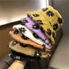 Japanes Winter Daisy Faux Fur Bucket Hat For Women Thick Warm Lady Outdoor Travel Panama Girls Soft Velvet Fisherman 211119