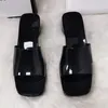 Yaz Kadın Sandalet Baskı Terlik Şeker Renkler Kalın Alt Ayakkabı Platformu Alfabe Lady Patent Eğitmenler Plaj Tatil Pembe Açık Terlik 35-40 Kutusu
