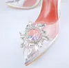 2021 nouvelles sandales de diamant transparentes brillent des talons de pointe fine avec les chaussures de célibataires sexy vides pour femmes d'été cristal fée vent