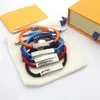 2021 Bela vender se braceletes alfabeto flor string estão disponíveis Atacado em caixas de presente T Y