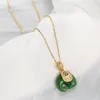 Pendanthalsband Meyrroyu Rostfritt stål 2 Färg Jade Elephant Necklace For Women Chain 2022 Trend Blessing Ethnic Gift Fashion 7731025