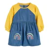 Toddler baby denim klänning för flicka patchwork långärmad barnkläder 2021 Höst Nya Rainbow Broderi Barnkläder Q0716