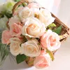 mains roses bouquet de fleurs rose