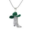 Collier de botte de chapeau en métal en alliage de Zinc pendentifs de bottes colorées collier de chaîne de serpent pour souvenir cowboys cowgirls cadeau bijoux 2607