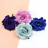 50 sztuk jedwabiu róże kwiat mur domowy wystrój weselne akcesoria dla nowożeńców odprawa DIY wieniec robótki robocze czapki sztuczne kwiaty