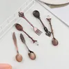 Spoons 6pcs Vintage Metal Fork Mini Estilo Real Gold Celavado Café Prikkers Sobremesa Teaspoon Ferramenta de Cozinha