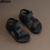 Skhek 2021 소년 샌들 아이 샌들 어린이 신발 고무 학교 신발 통기성 오픈 발가락 캐주얼 소년 샌들 210306