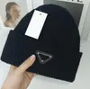 Lyxig stickad mössa Designer mössa Mössor Mässor Unisex kashmirbokstäver Casual Skull Caps Utomhusmode Hög kvalitet 15 färger