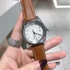 2021 Högkvalitativa lyxklockor Deluxe Mäns Tre-Pin-serie Digital Ring Quartz Watch Designer Watch Brand Fashion Leather Strap