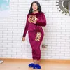 Cm.yaya زائد الحجم رياضية XL-5XL إلكتروني طباعة المخملية المرأة مجموعة البلوز الأعلى عداء ببطء السراويل دعوى رياضية اثنين قطعة مجموعات اللياقة البدنية الزي