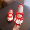 Mädchen Kindertücher Flats bestickt für mittelgroße Kinder Stickblumen elastischer Band traditionelle ethnische Schuhe 210308