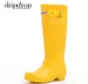 نساء Rainboots الموضة في الركبة عالية الحذاء المطر طويل القامة في إنجلترا على الطراز المقاوم للماء بوتس رطبات رينوبوتات المياه الأحذية Railleshoes2727