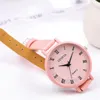 Relojes de pulsera 2022 Relojes para damas Moda Casual Mujeres Ginebra Rosa Banda de cuero Reloj de cuarzo Pequeño Bayan Kol Saati