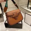 Lady designer handväskor sadel axelväska crossbody plånbok koppling handväska färgade flätade band dubbla bokstäver g totes midja väv Luxurys handväskor ryggsäck