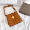 Luxury Quality Designer Women Leather Square Shoulder Bags with Wide Straps Fashion Messenger Purse Street Shots Handbag 061702