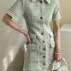 Mini abito autunnale da donna elegante a vita alta in tweed di lana con volant in pizzo e collo a maniche corte slim con bottone 210603