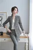 Damenanzüge, Blazer, formelles Damen-Business mit Jacken und Bleistifthosen, einheitliche Stile, Damen-Büroarbeitskleidung, weibliche Hosenanzüge, Hosen