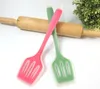 2021 Turner Silicone Turner Spatula Œuf à fentes Turner Turnir résistant à la chaleur non bâton Grande cuillère à soupe à moitié Voir à travers