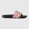 2021 Ny designer gummi glida sandal blommig brokad män slipper växellåda flip flops kvinnor randig strand causal tofflor storlek US 5-11