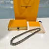 2021 Fashon Love Bracelet Luxurys Designer Halsband Kvinnor Mens Armband Enkelhet Senior halsband Delikat Mångsidigt Armband