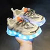 Rozmiar 25-35 Dzieci Ładowanie USB Świecące Casual Buty Chłopcy Oddychająca LED Light Up Sneakers Unisex Luminous Trampki dla dziewcząt 211022