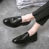 Старинные итальянские мужские туфли скользят на кожаных формальных платье мокасины кисточка вскользь деловая работа вождения ботинки свадебные квартиры обувь