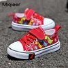 Spring Kids Canvas Skor Höst Barnens Sneakers Dinosaur Mönster Boys Tjejer Toddler Baby Dinosaurio Casual Sportskor G1025