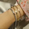 Kobiety dla mężczyzn Opaska na rękę, jak wierzyła, że ​​może wymienić mankiet stal nierdzewną C w kształcie litery C Opash Bracelets Maszyna biżuteria i piaszczysta