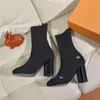 2021 Toppkvalitetskvinnor Stövlar Sockor klackar s designers tryckt kil dam stylist skor mode martin boot med original box dammväska